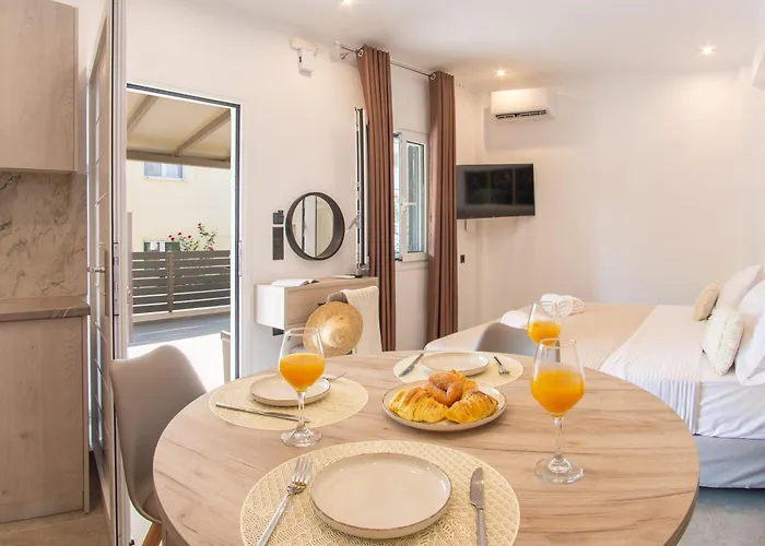 Aetheria Luxury Living Lefkada 아파트호텔 3*